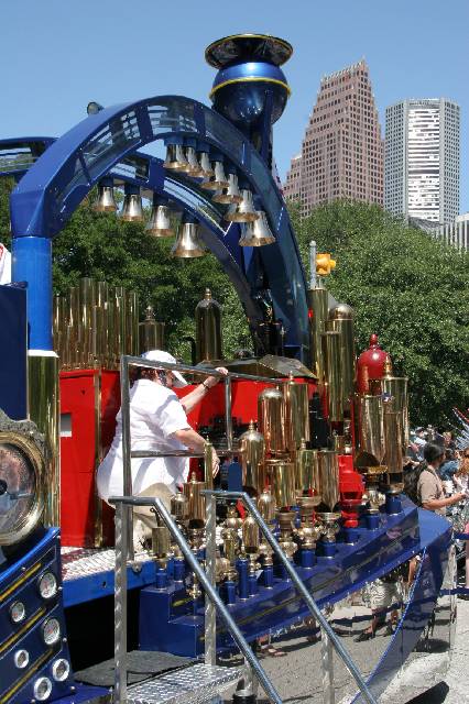 v2006_ArtCar_3_Parade 421 